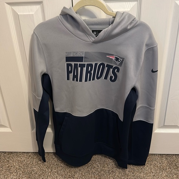 New England Patriots Boys Nike Hoodie - Picture 1 of 3